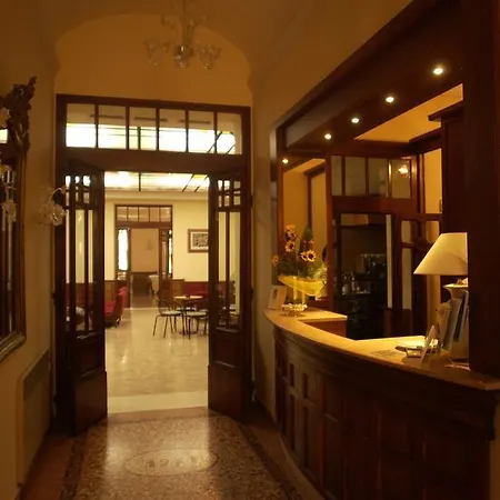 Antico Borgo ホテル 3*
