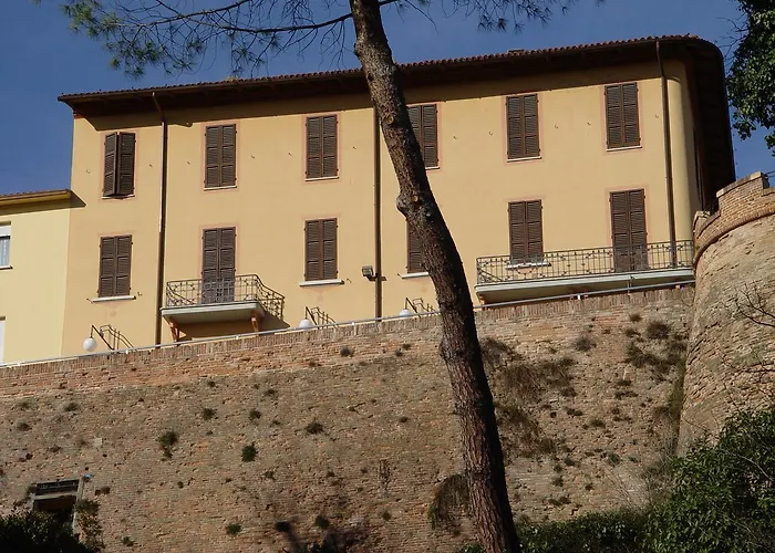 Antico Borgo 3* ריולו טרמה